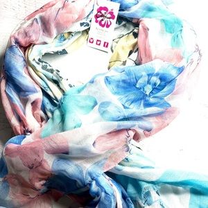 Aliso Creek Beach Scarf

Floral Design